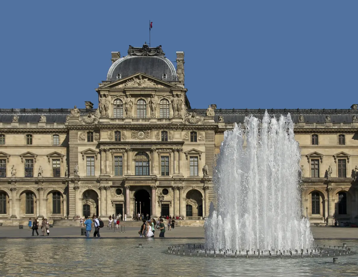 Der Pavillon Sully mit Fontäne