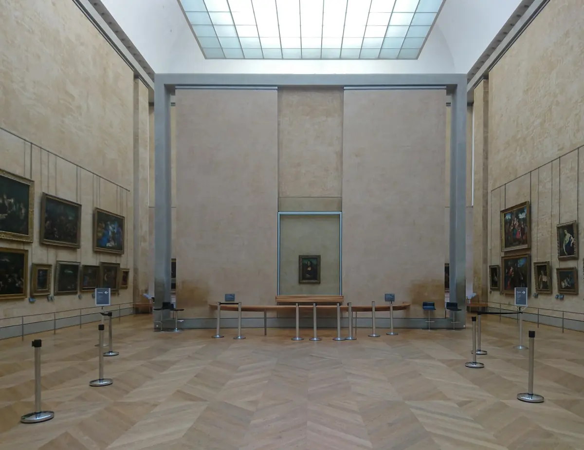 Der Saal der Mona Lisa mit wenigen Besuchern