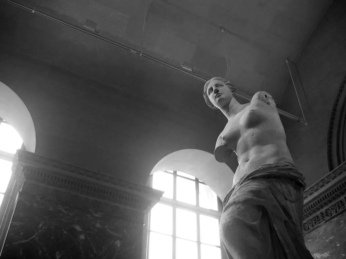 Die Venus von Milo in ihrem Saal